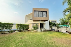 CASTILLO THE VILLA 12,14, Kamrej