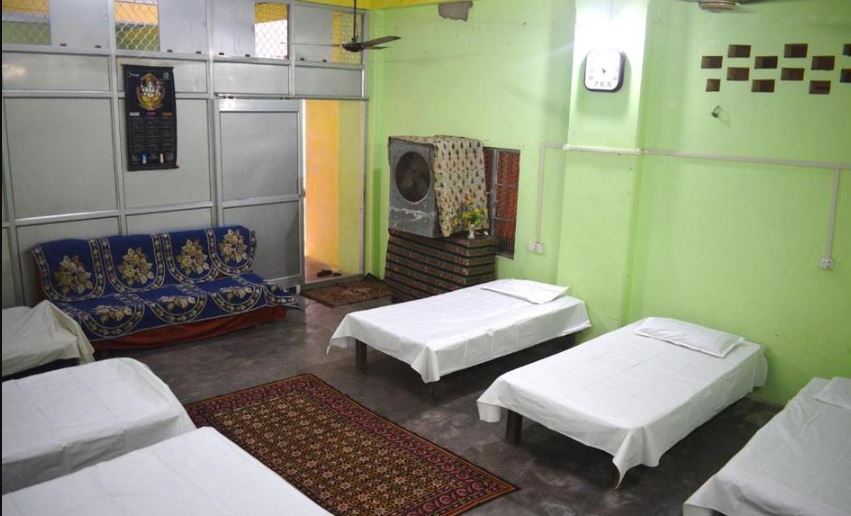 Shri Vinayak Guest House Varanasi - Tap to explore photos