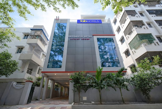 FabHotel Vedhanshi