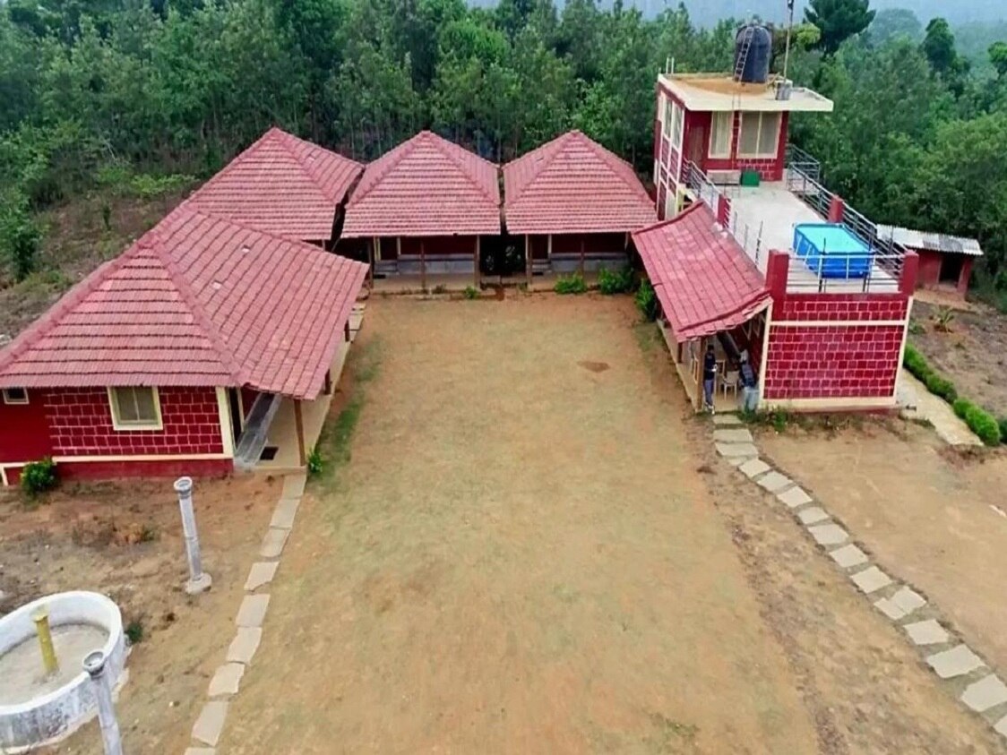 STAYMAKER Ruthu Herittage Sakleshpur - Tap to explore photos
