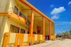 Hotel O Samar palace, Biswan