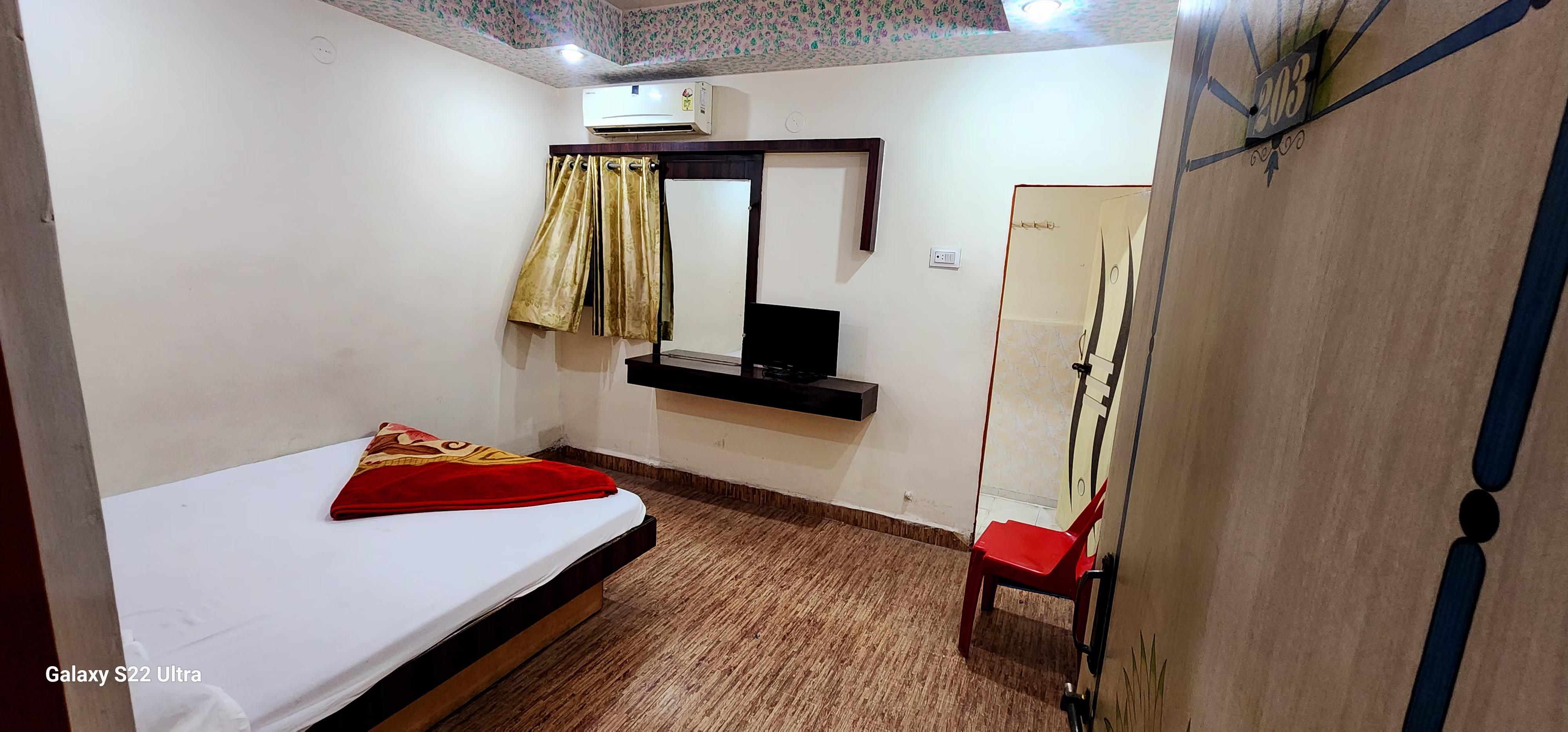 Hotel Sai Murli Chandra - Tap to explore photos