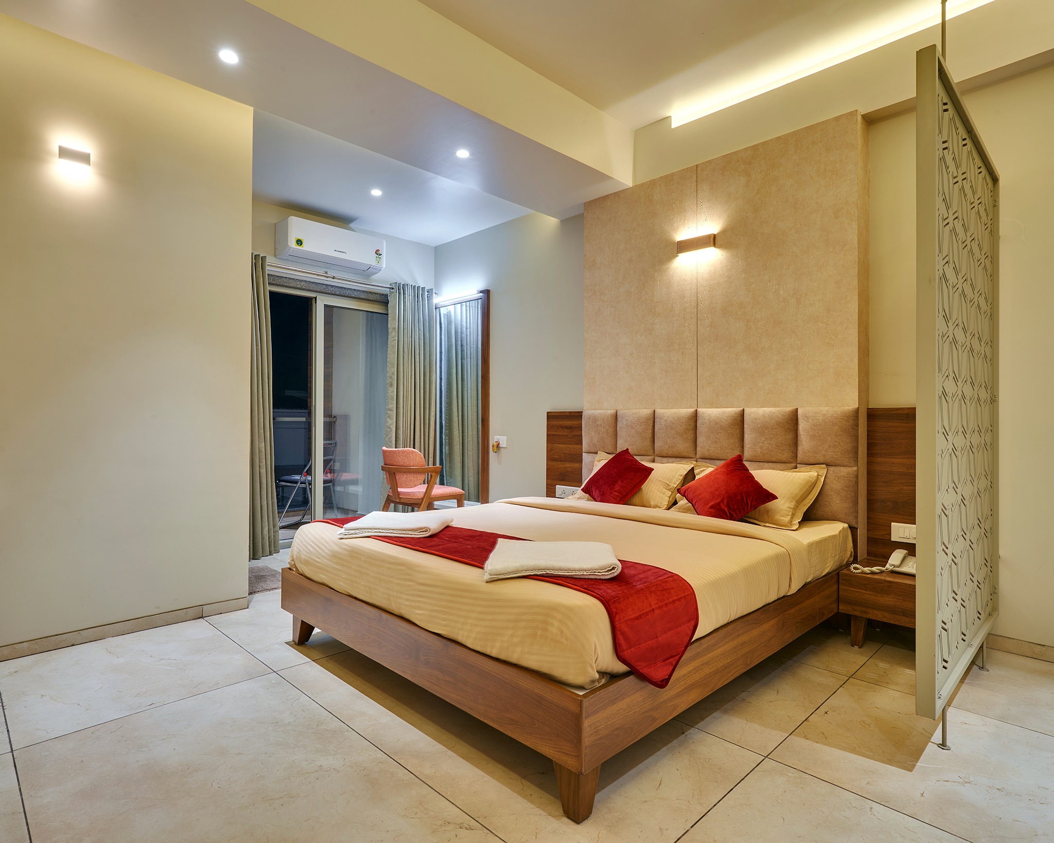 Deluxe Room AC 1