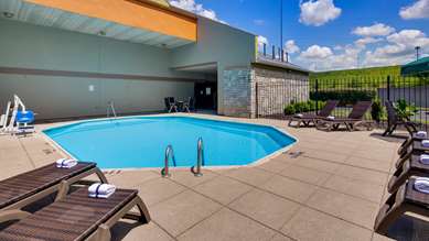 Best Western Clermont - Tap to explore photos