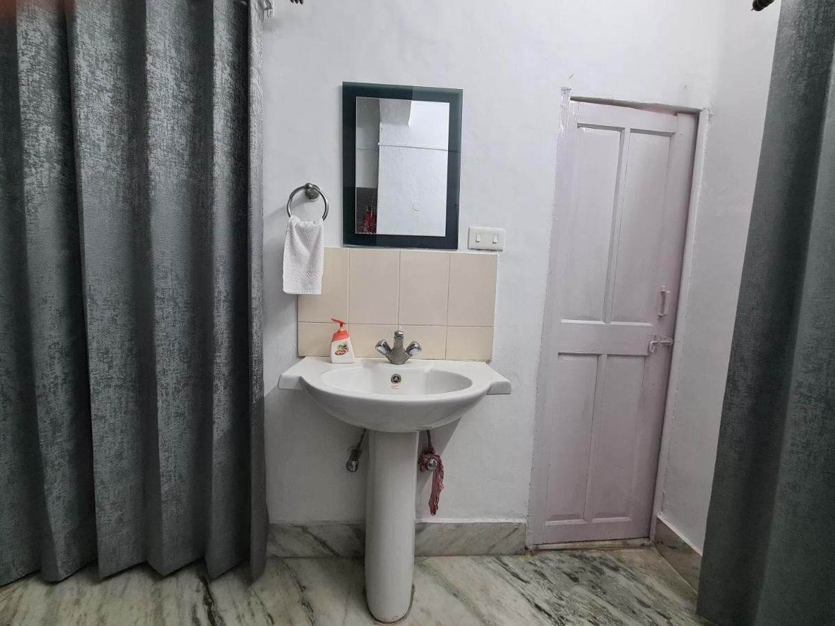 Cozzy Inn Homestay - Tap to explore photos