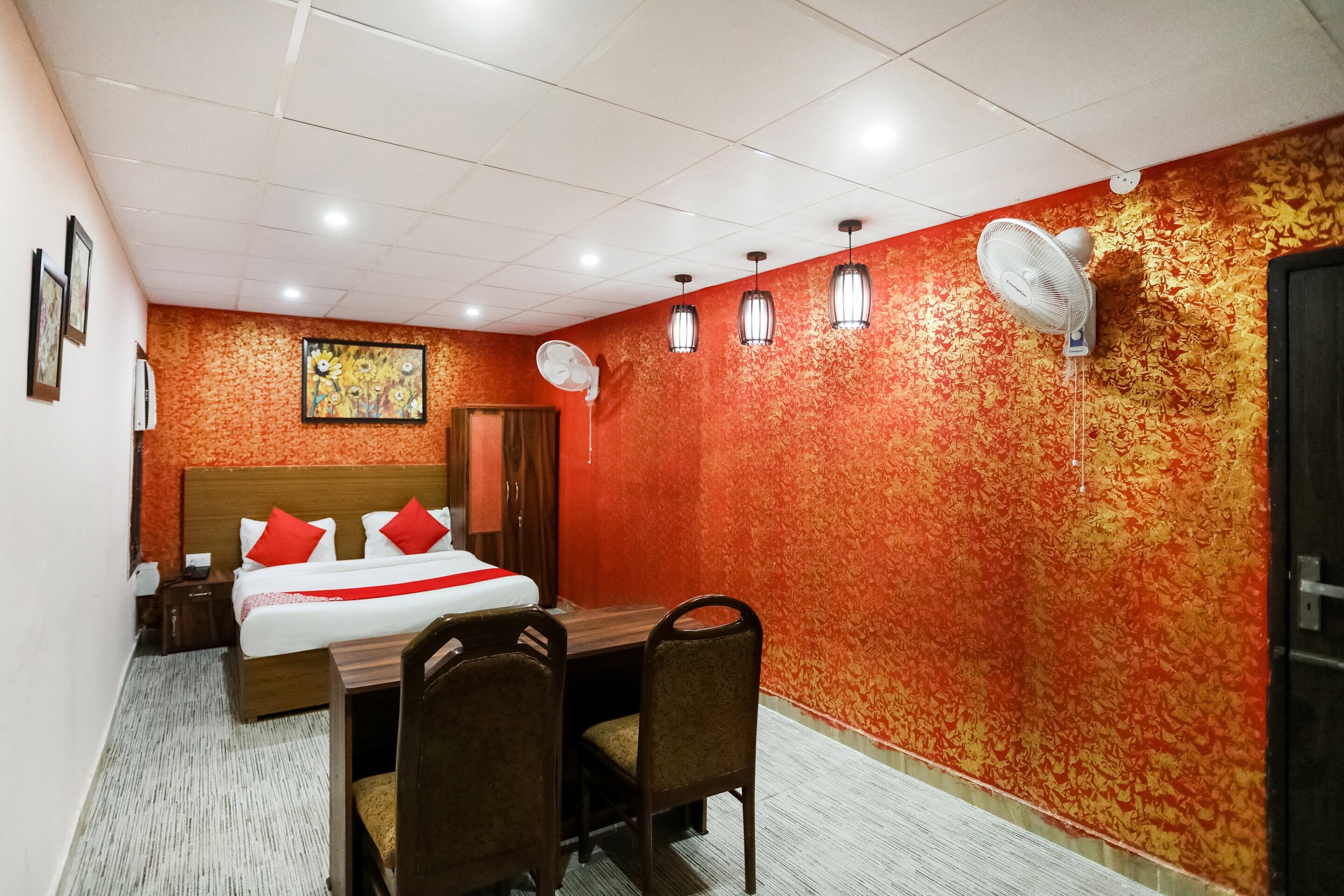Hotel The mannat - Tap to explore photos