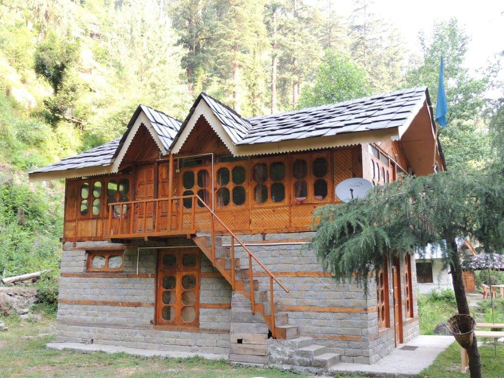 Latoda Hut And Pine Wood Cottage Best Rates On Jibhi Hotel Deals Reviews Photos