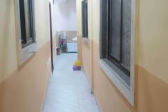 Hotel O Chaudhary guest house, Kolkata