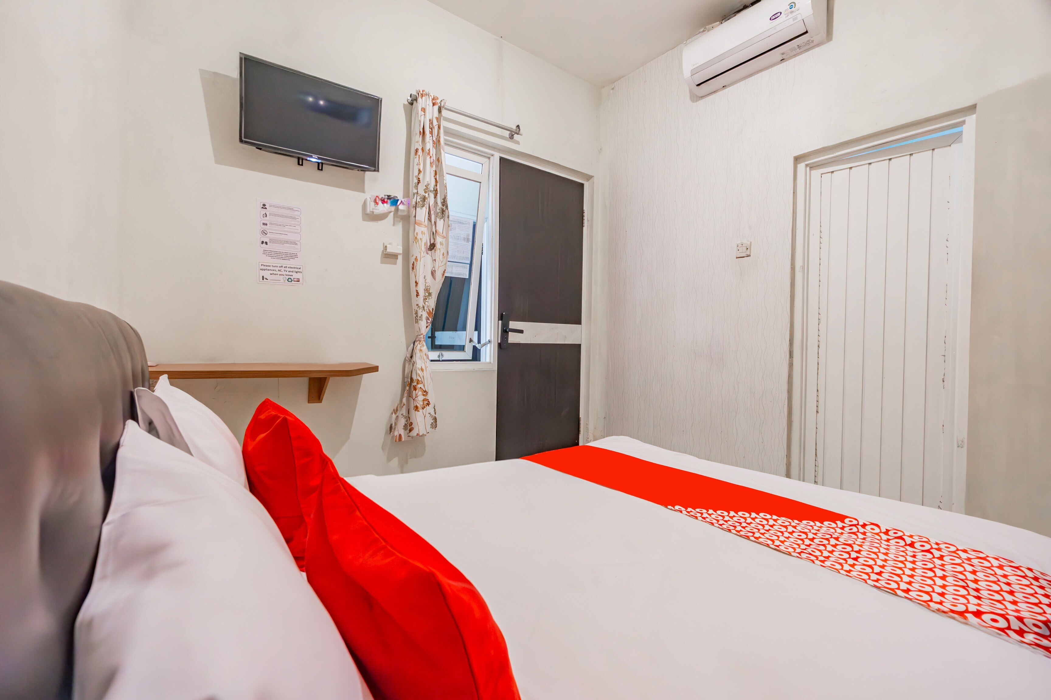 OYO 94147 Anasya Homestay - Tap to explore photos