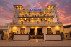 FabHotel Happy Stay II, Greater Noida