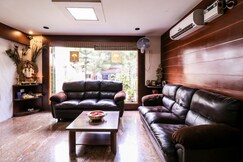 Hotel J Maariot, Erode