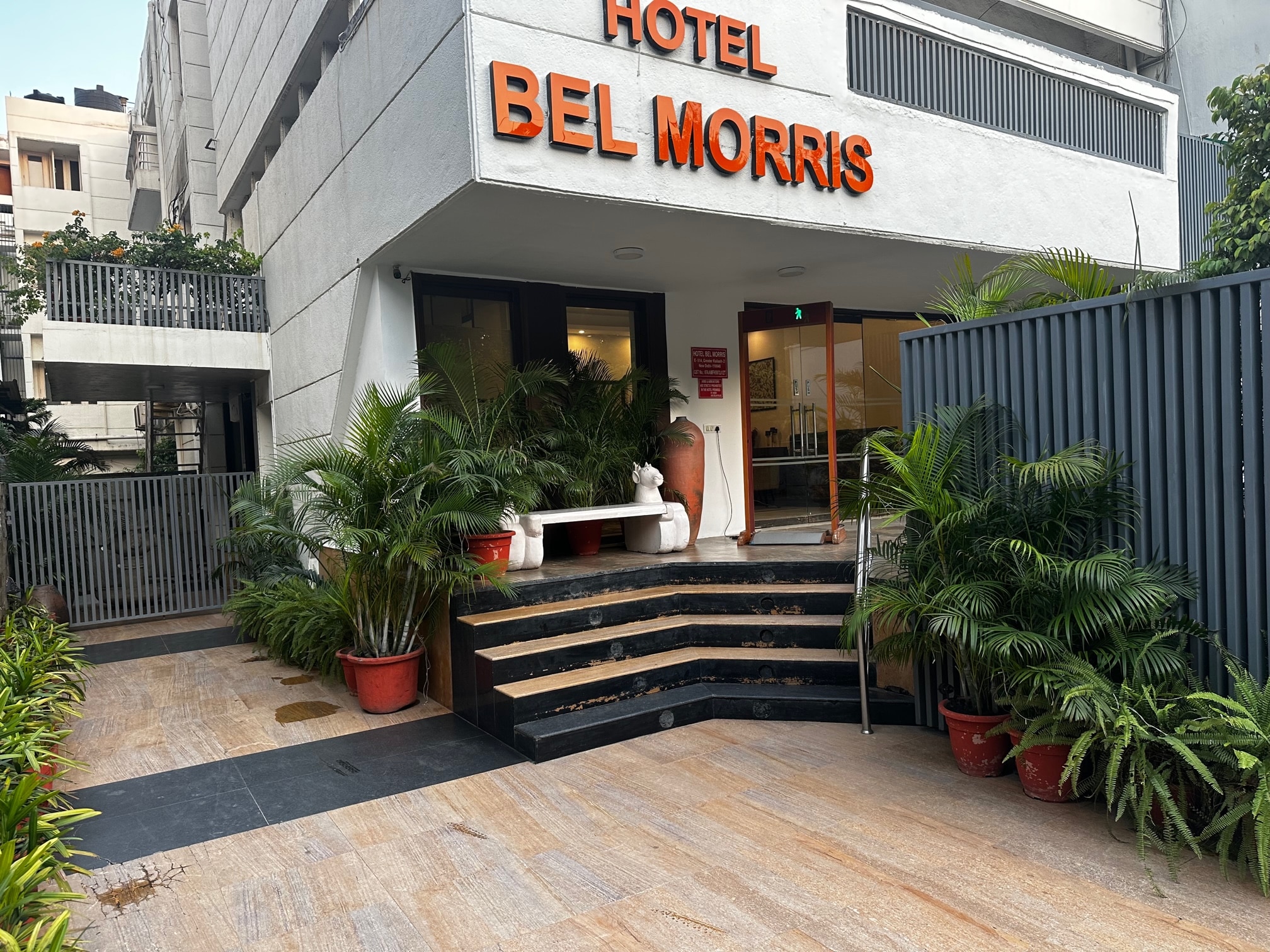 Hotel Bel Morris - Tap to explore photos
