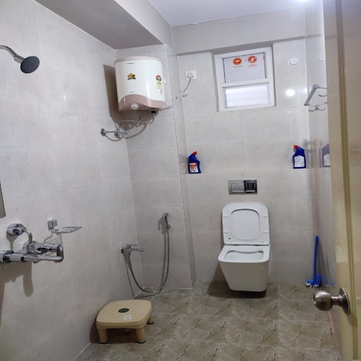 Rahul Guest House & Service Apartment - Tap to explore photos