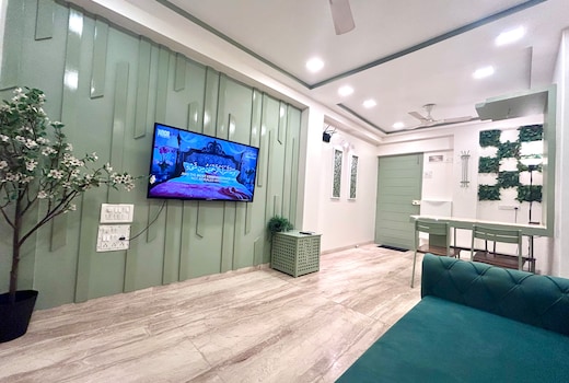 Premium 2 Bhk Condo Bandra W