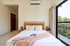 Staymaster Segara 6BR Villa with Pool near Varca Beach, Goa