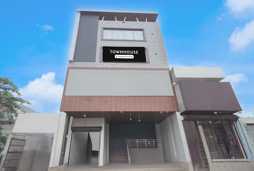 Super Townhouse DSIDC Bawana Formerly Kanhaiya Residency