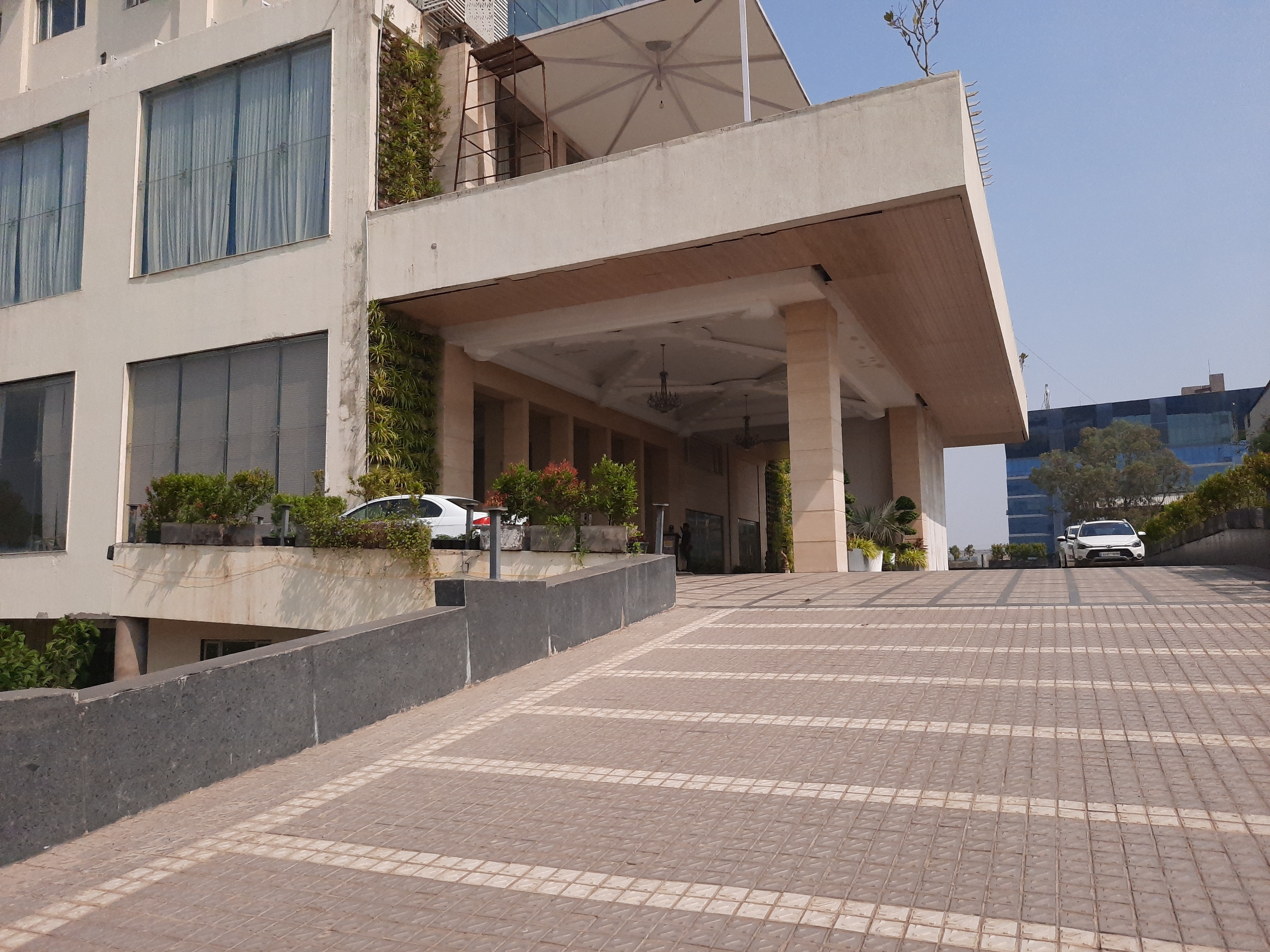 Hotel Babylon Capital 𝗕𝗢𝗢𝗞 Raipur, Chhattisgarh Hotel