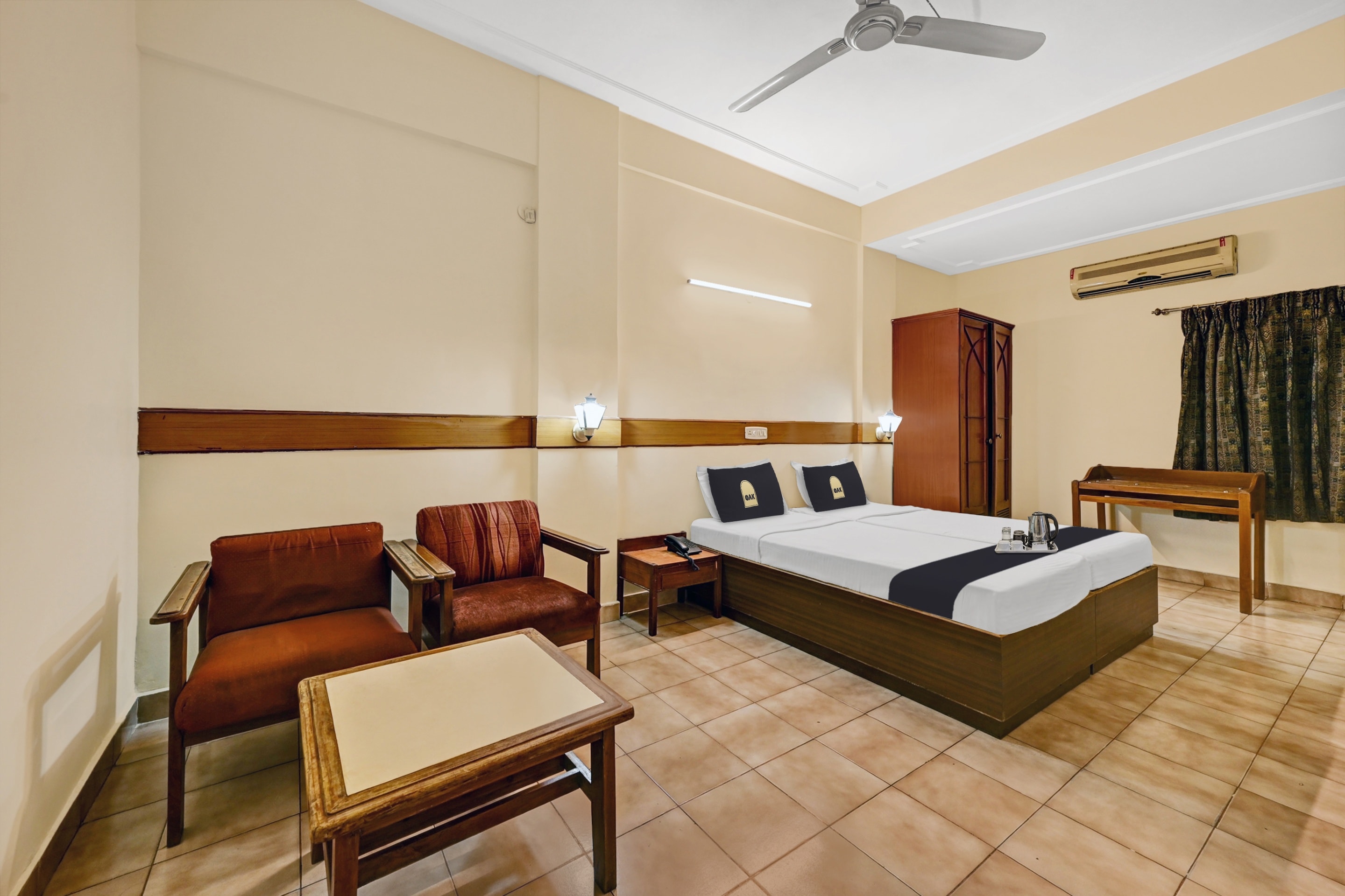 Super Townhouse OAK Hotel Belsons Taj Mahal - Tap to explore photos