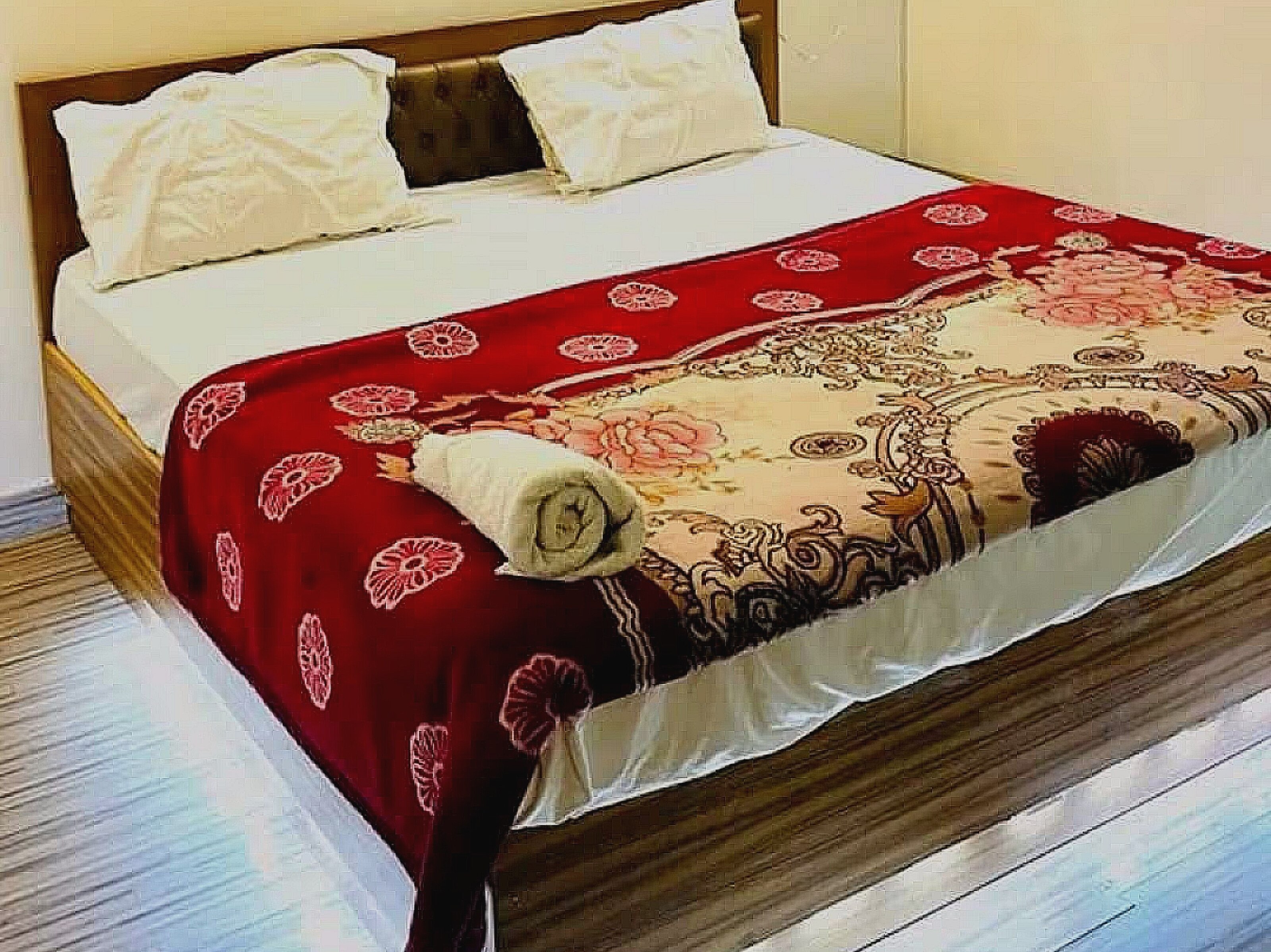 Hotel O Z-Heart Near Tughlakabad Station Metro Station - Tap to explore photos