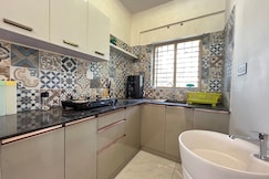 VAR Jade Haus 1 AC 3BHK 5 Min to Beach Foosball, Varkala