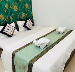 The Deluxe Room