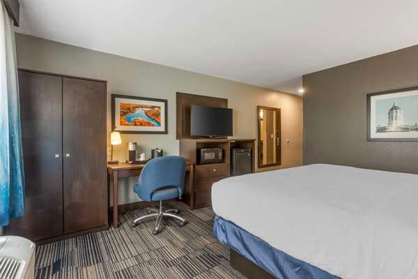Best Western Plus Columbia Inn - Tap to explore photos