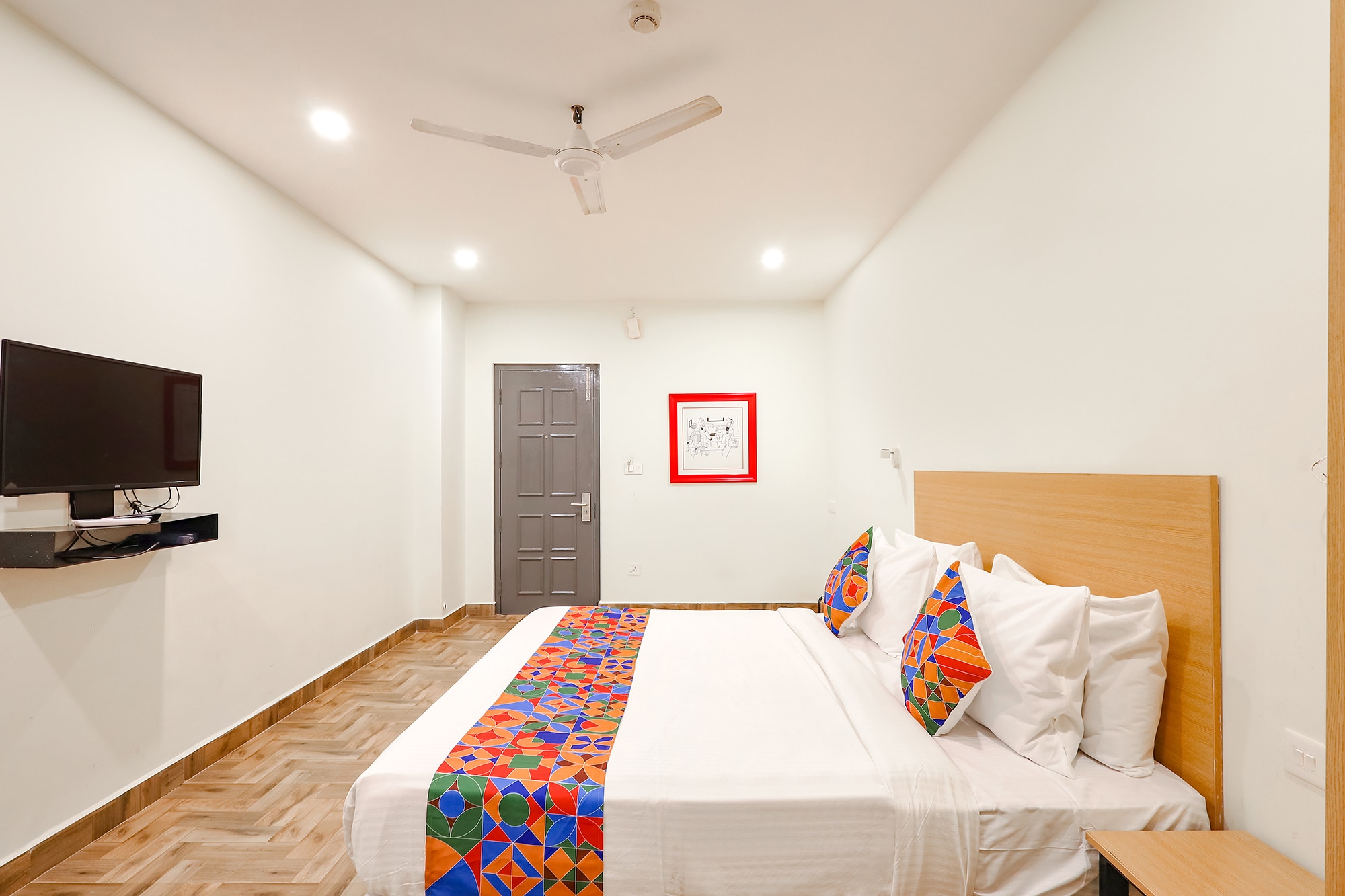 FabHotel Perfect Stays - Kovilambakkam - Tap to explore photos