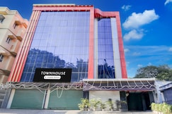 Super Townhouse Lake Town Clock Tower Formerly Crown Comfort, Kolkata