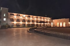 Aveda Estrella, Khopoli