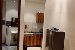 City Shelter - Studio with all basic amenities, Zirakpur