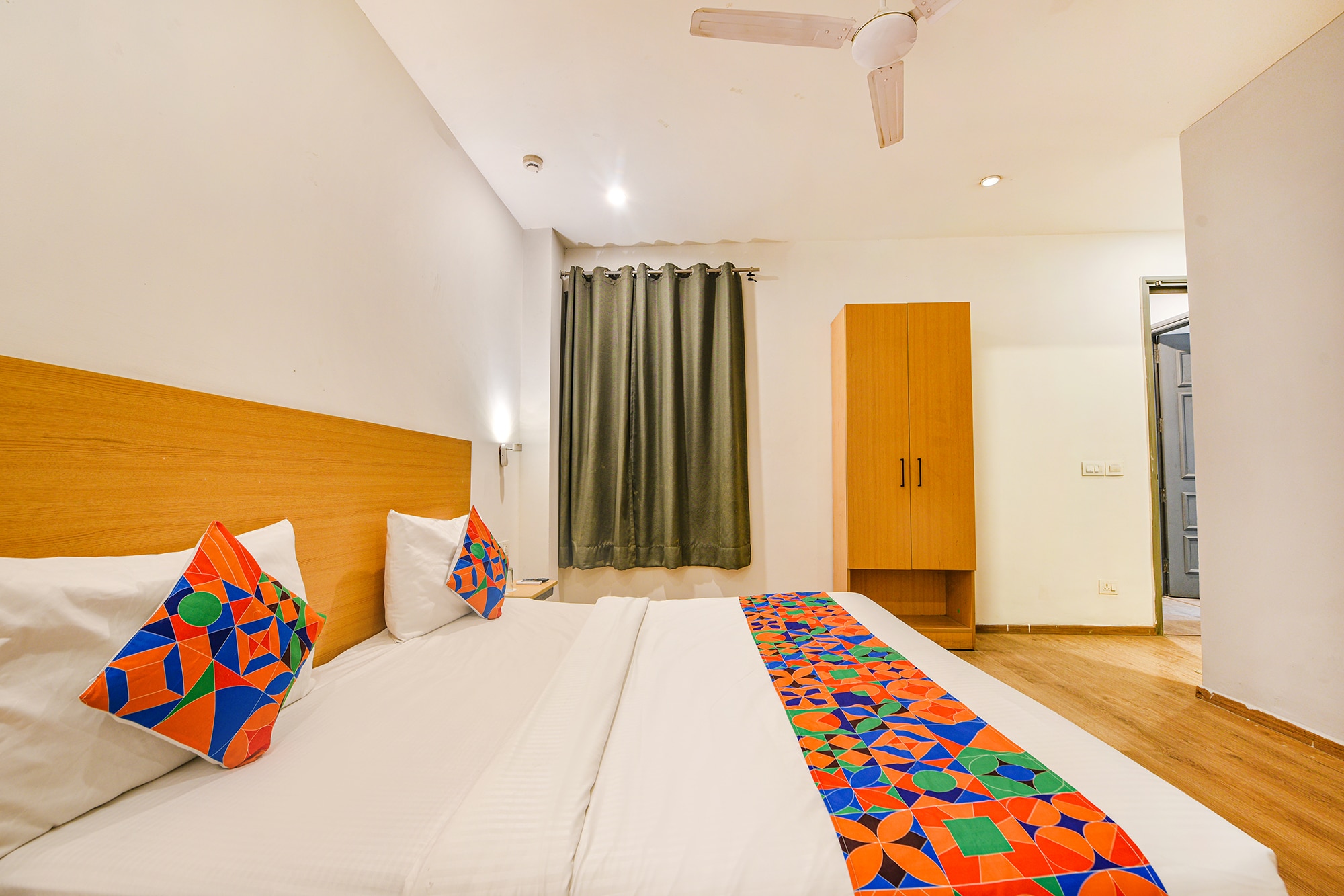 FabHotel Comfort Residency I - Nr. Artemis Hospital Gurgaon - Tap to explore photos