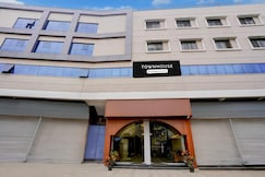 Super Townhouse Skyboat XLO Point, Nashik