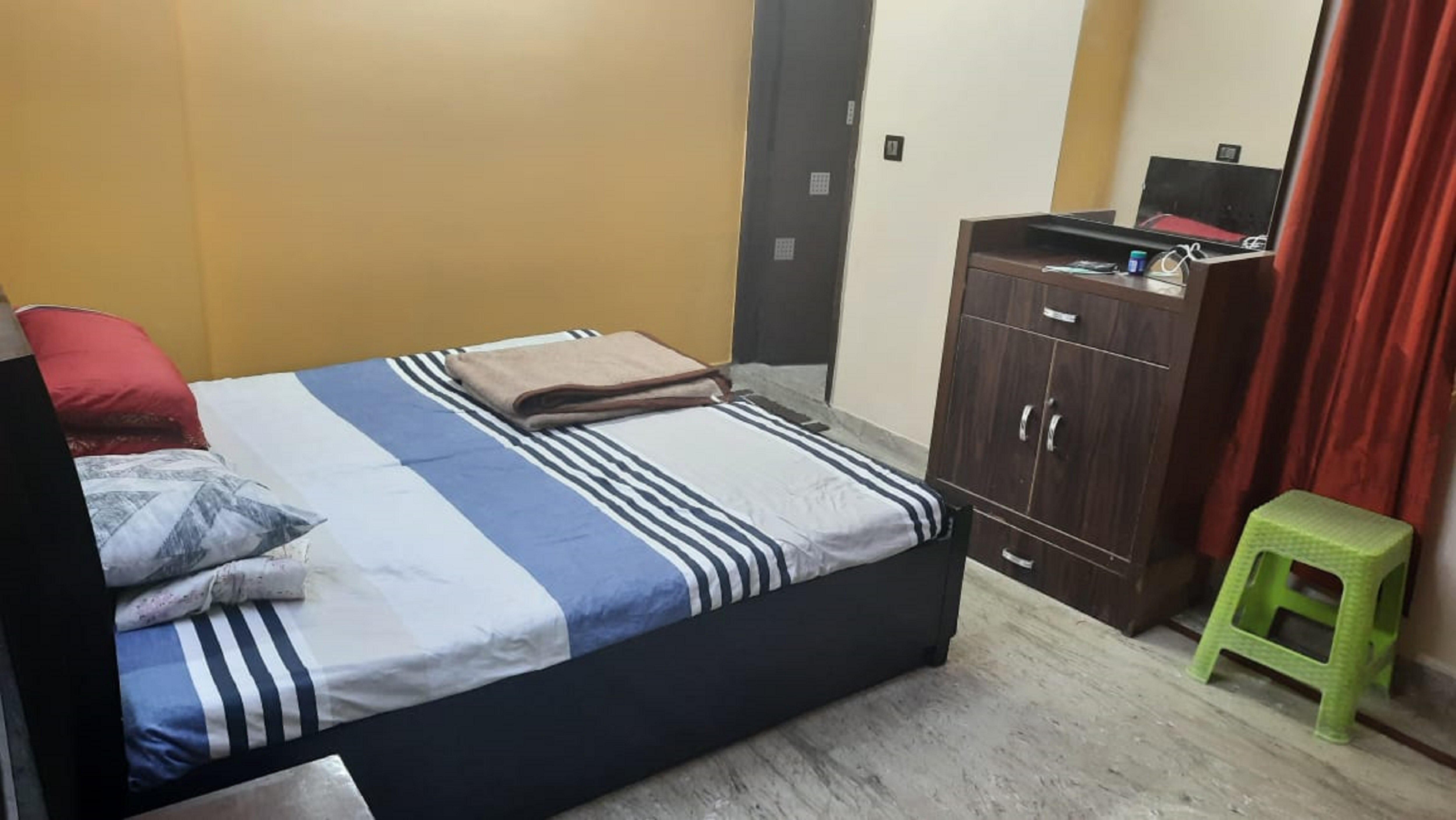 Private Apartment in front of metro station - Tap to explore photos