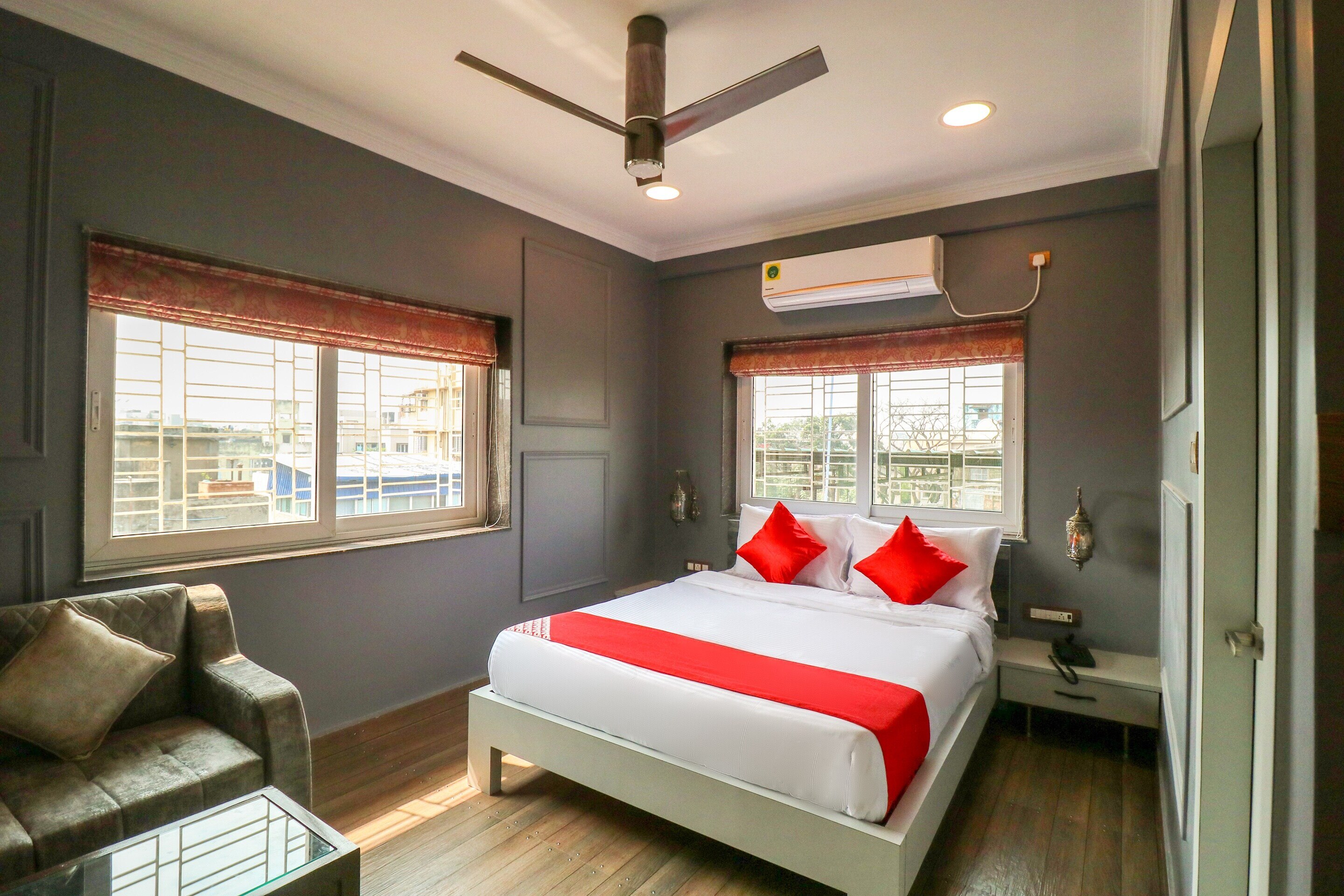 Hotel O Krishna Guest House - Tap to explore photos