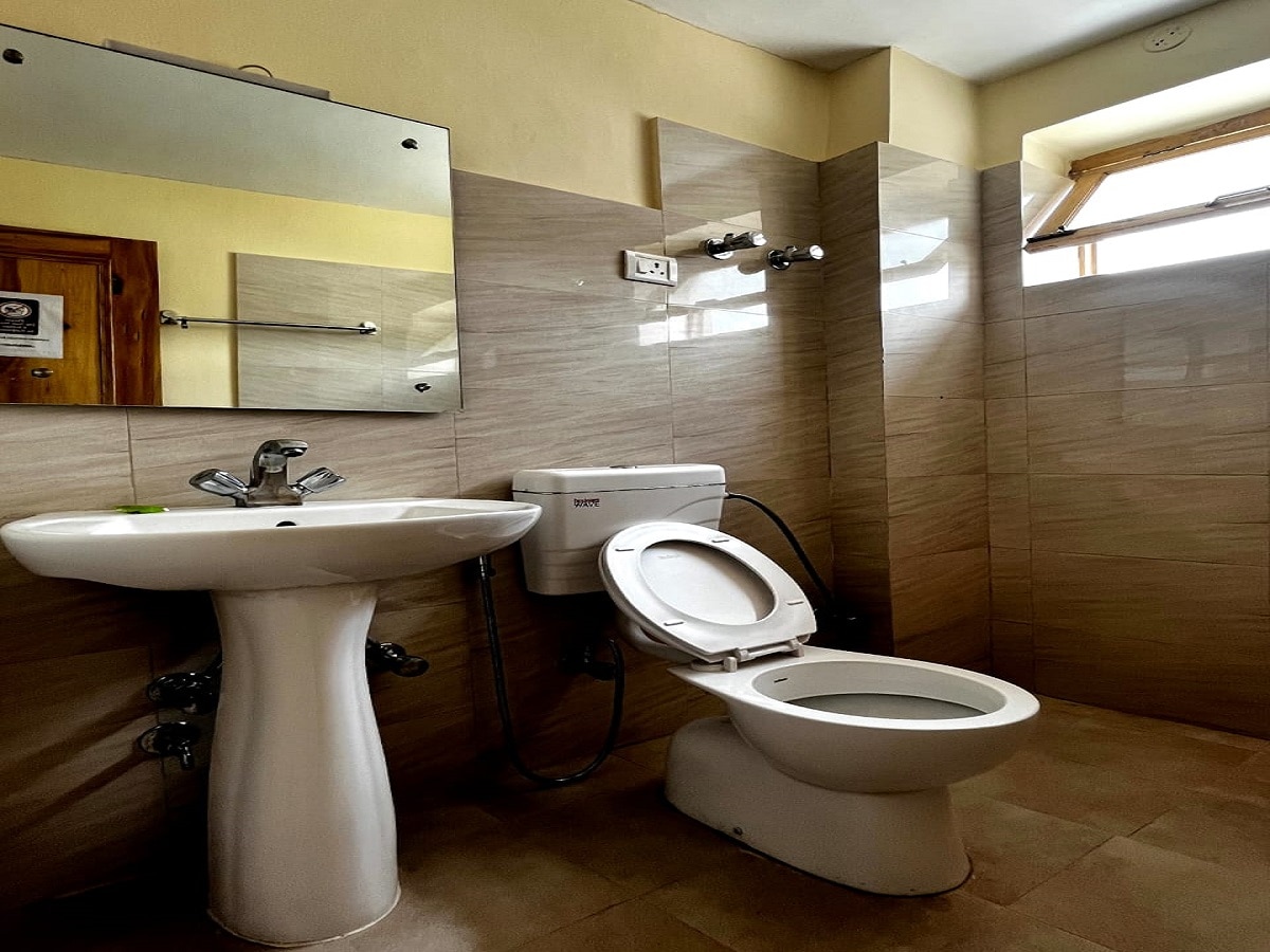 16 Arahat Guest House - Tap to explore photos