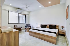 Hotel O SR Farm, Sanand