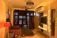 Ganjhaus Cozy 2BHK Stay in Hazratganj, Lucknow