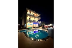 Breeze Mansion With Mountain View, Mahad