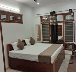 2 Rooms Family room