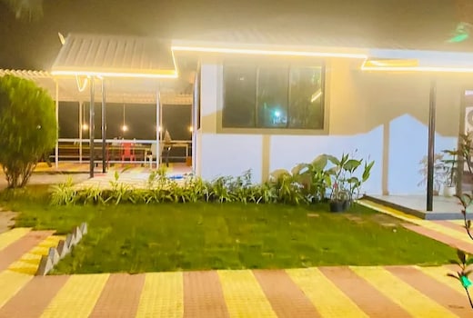 GG farmhouse by Prospera Hospitality Pvt. Ltd.