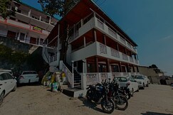 Sangeeta Paradise: near Mall road, Nainital