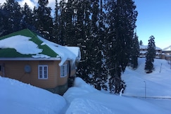 ALBARQ Cottages & Cafe (nearby Gondola), Baramulla
