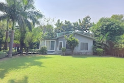 FreeCulture - Luxury 2BHK Farm Stay with Private Pool & Garden in Noida, Noida