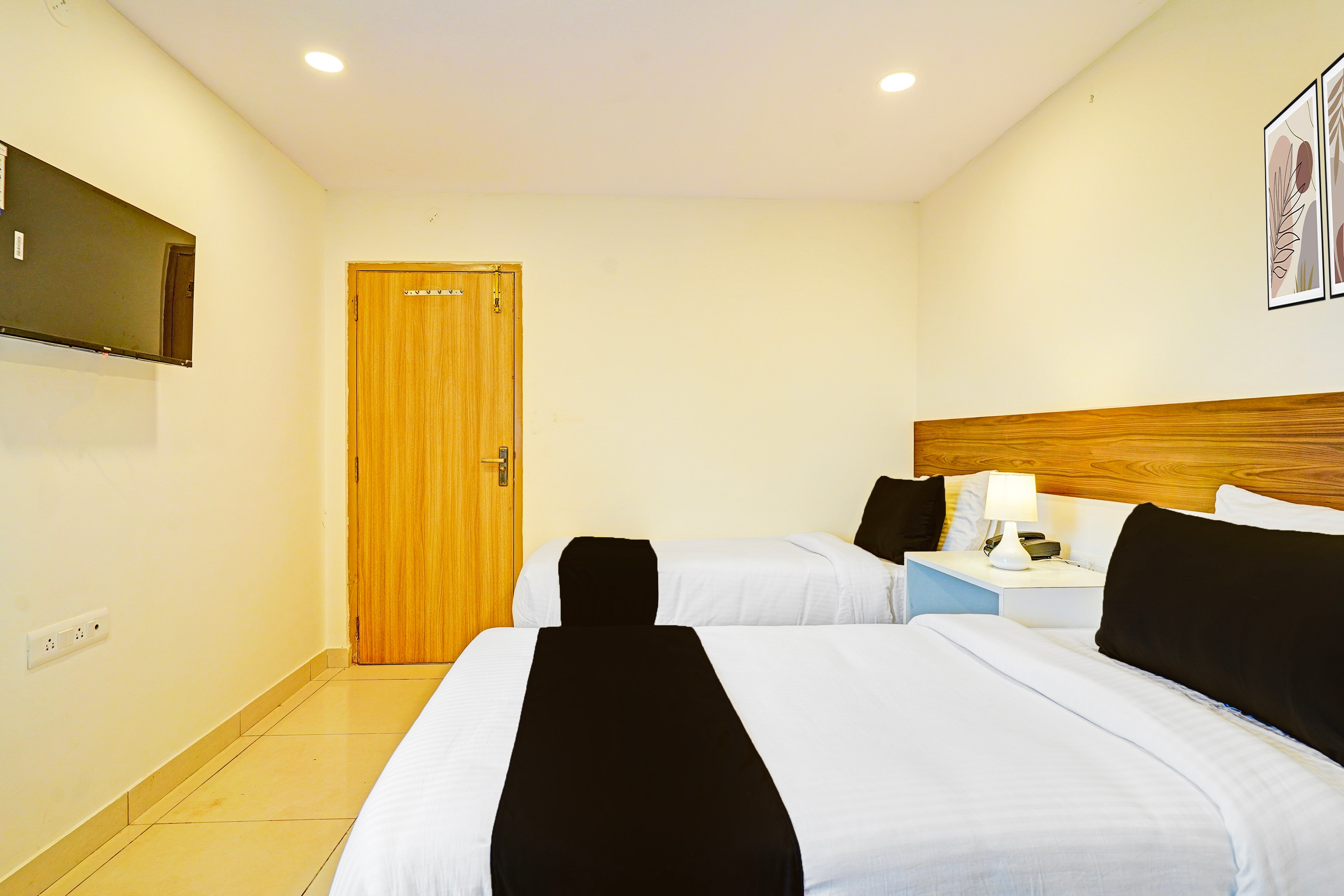 Super Townhouse Muthurayya Swamy Layout - Tap to explore photos
