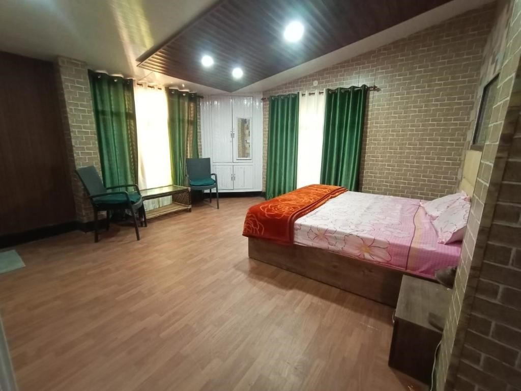 Luvkush Homestay - Tap to explore photos