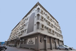 Hotel Yadgar, Surat