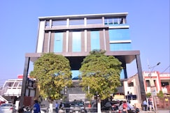 Hotel Moments, Lucknow