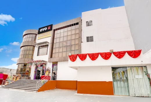 Hotel O Paras Palace