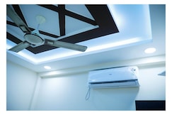 Manchaman Hotal, Ujjain