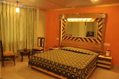 Hotel New Cosmos Mall Road, Shimla